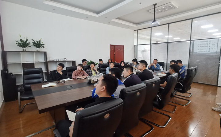 通過不斷的學習培訓,加強銷售人員有關顆粒機及生產(chǎn)線的基礎知識了解.jpg 通過不斷的學習培訓,加強銷售人員有關顆粒機及生產(chǎn)線的基礎知識了解.jpg