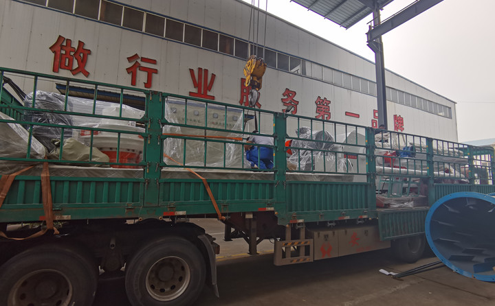 高考進(jìn)行時(shí)，金格瑞木屑顆粒機(jī)發(fā)貨時(shí).jpg